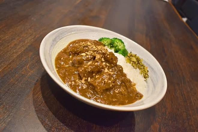 Black Pepper Beef Brisket Stew Rice w/ Mushroom 黑椒菌菇牛腩飯